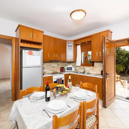 Yeraki * Dhrapanítika